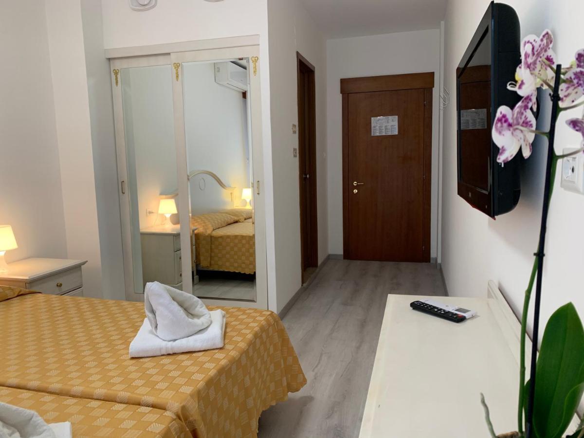 Hotel Adriaco Grado Exteriör bild