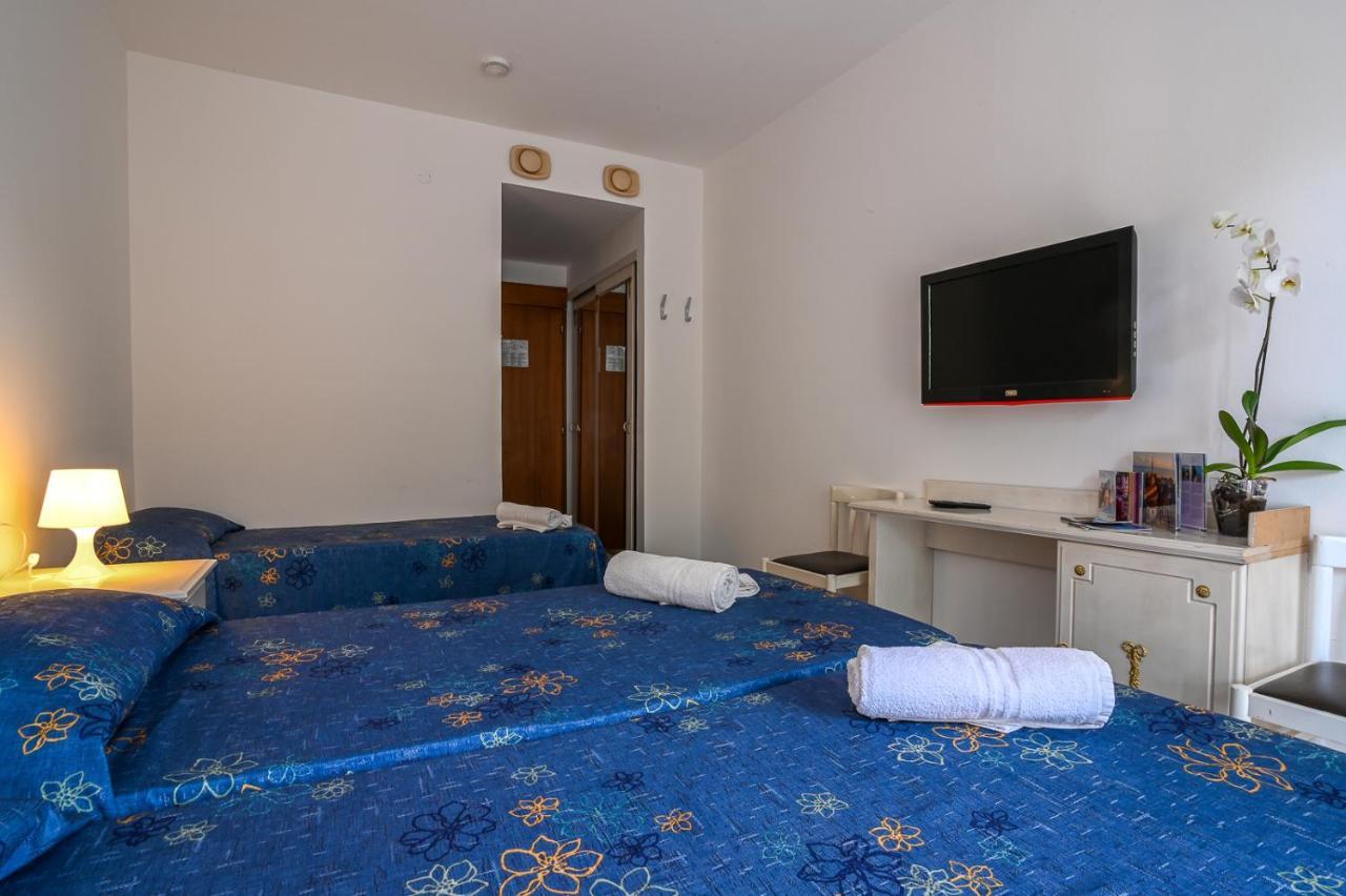 Hotel Adriaco Grado Exteriör bild