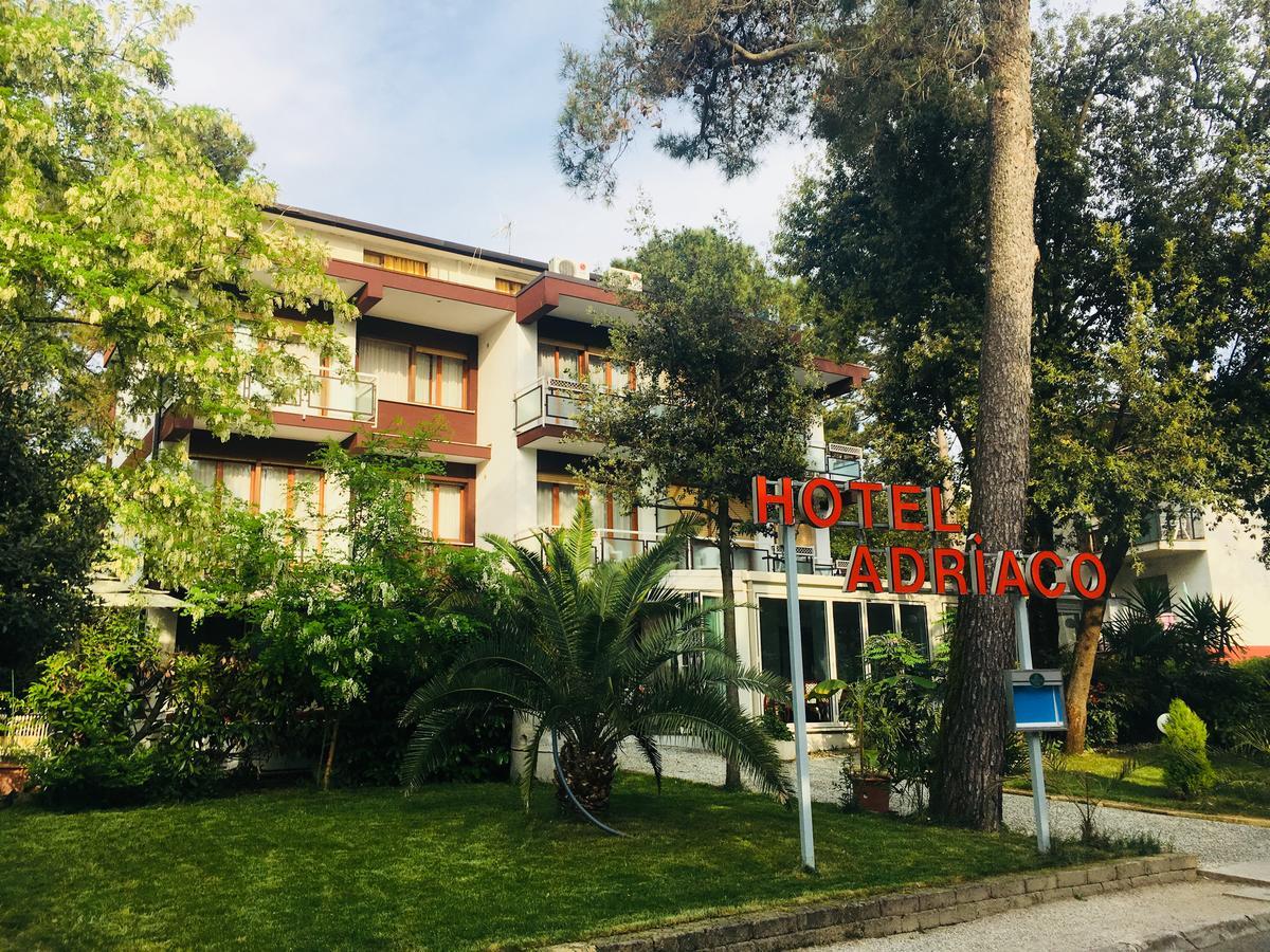 Hotel Adriaco Grado Exteriör bild